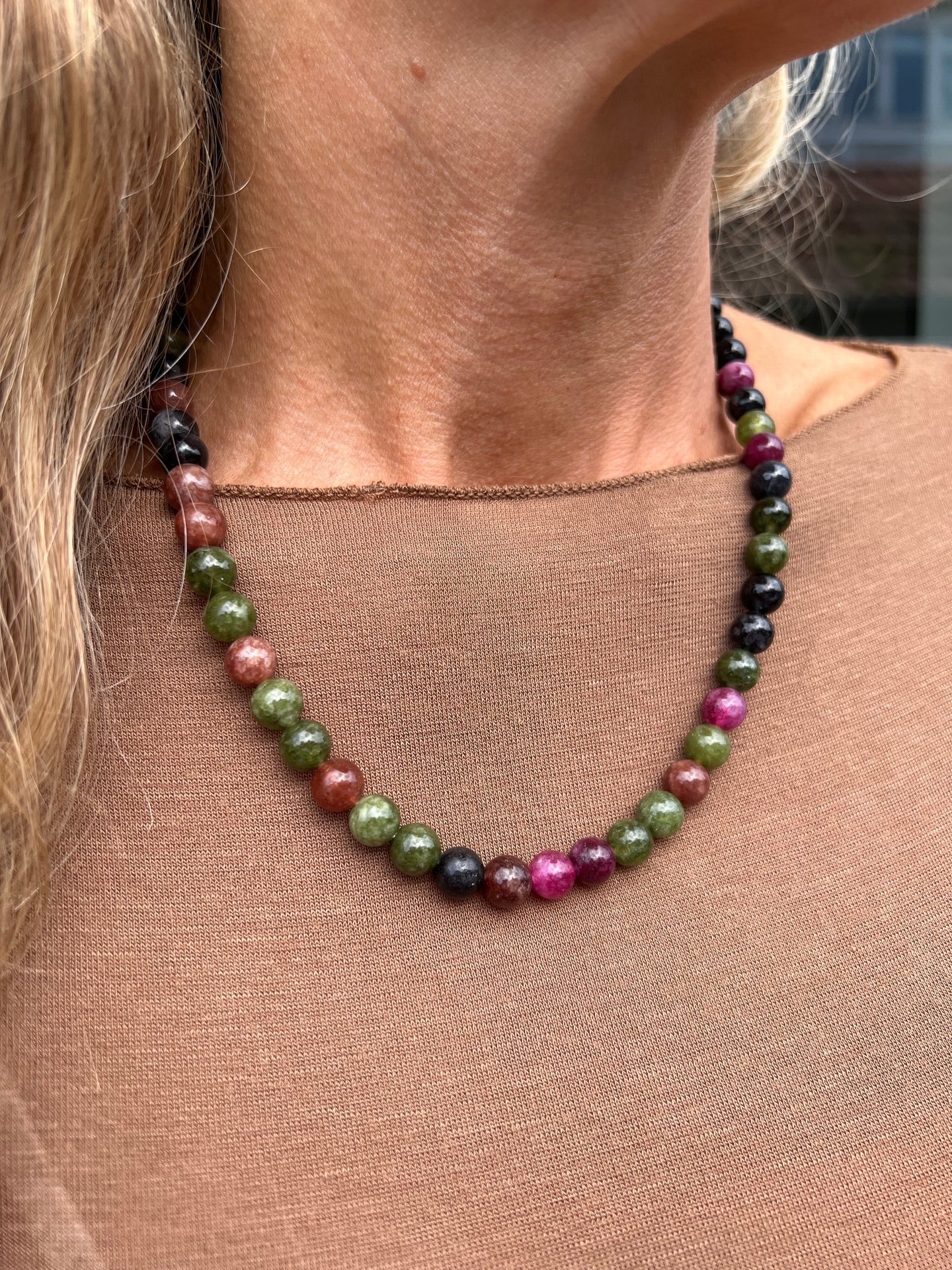 Halskjede Mary Emerald/Berry Mix