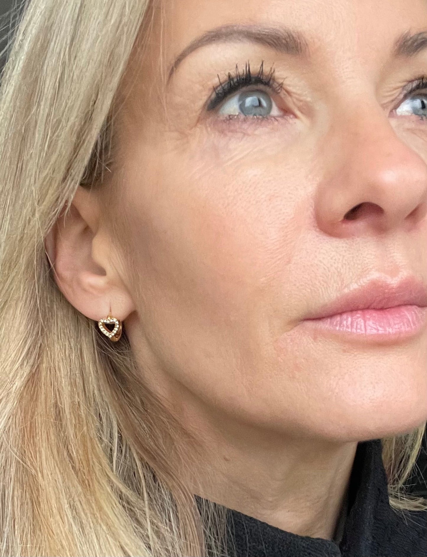 Øreringer VIELLA - forgylt og besatt med zirkoner