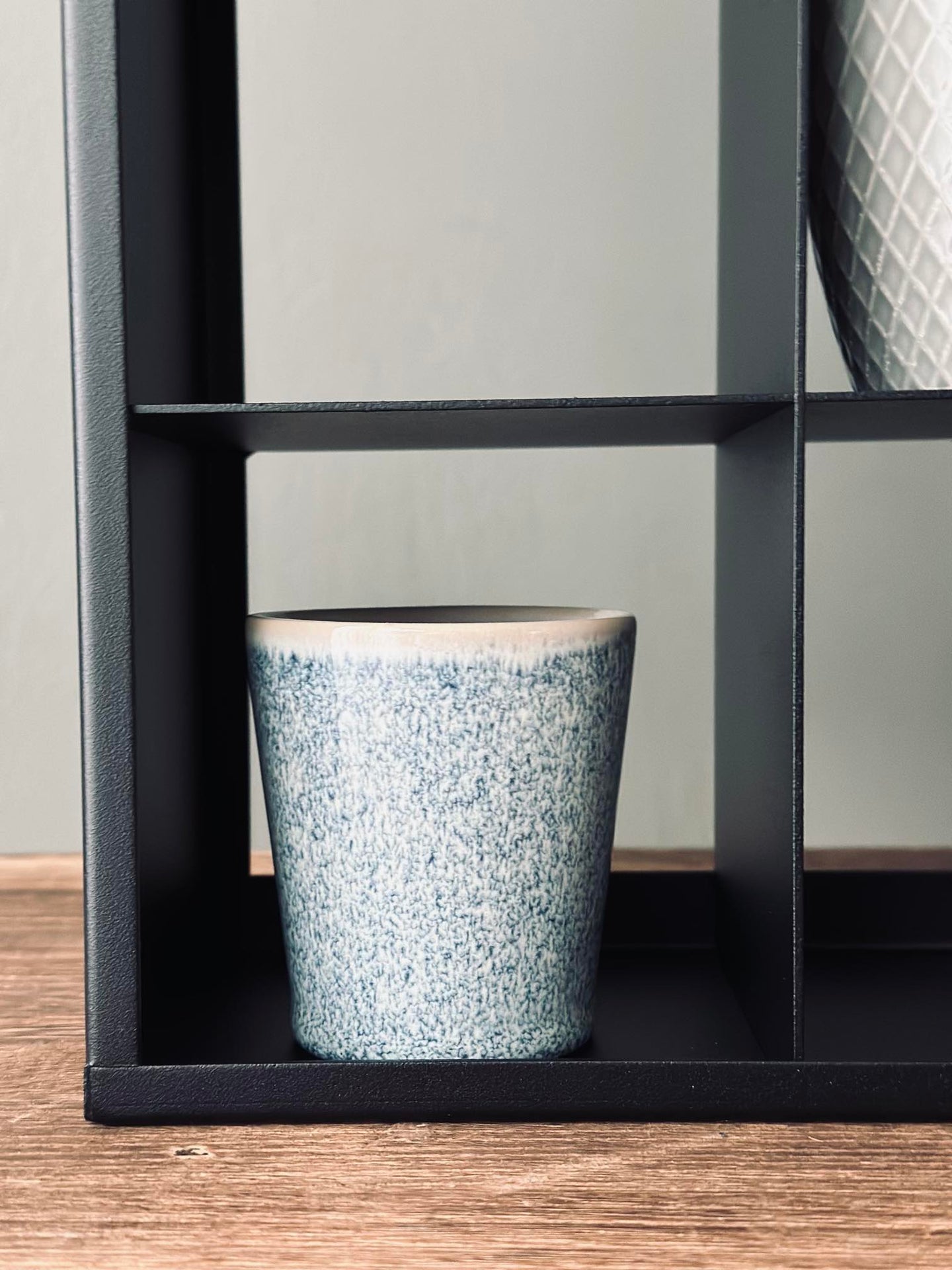 Mugshelf m. 20 rom