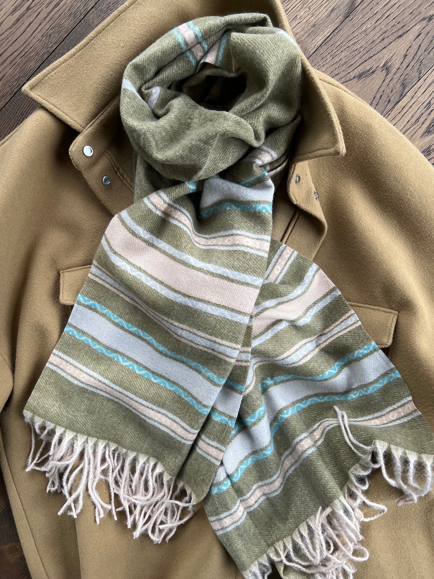 Skjerf Sasha - Army grønn stripet