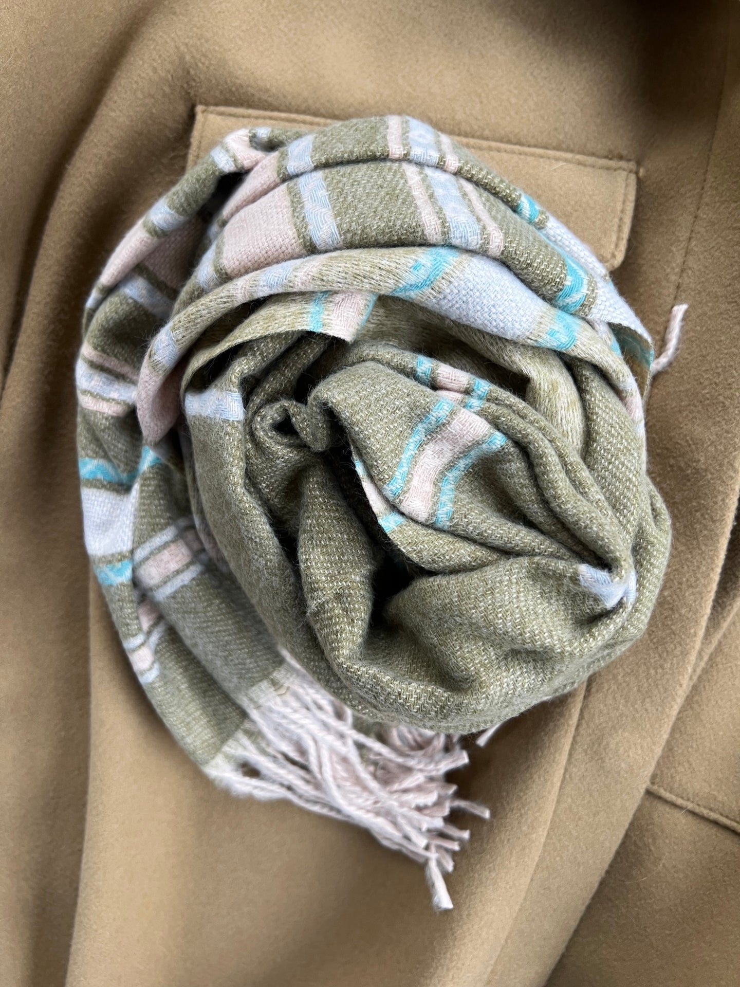 Skjerf Sasha - Army grønn stripet