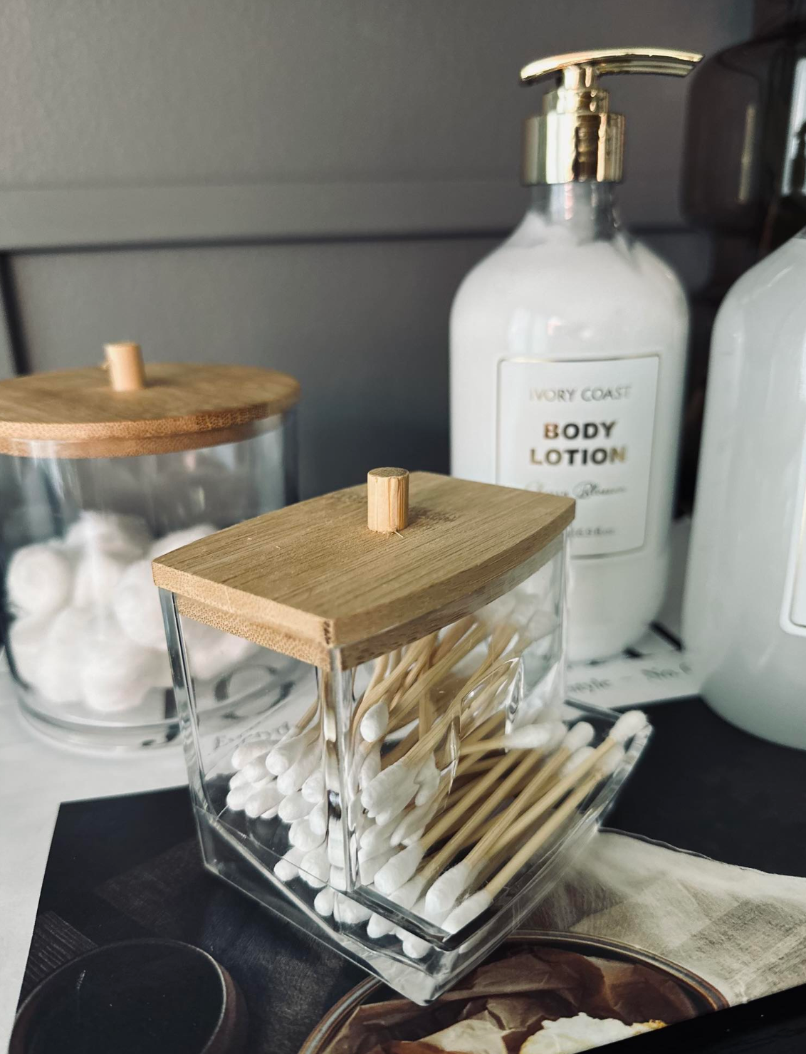 Makeup organizer - Akryl med bambuslokk