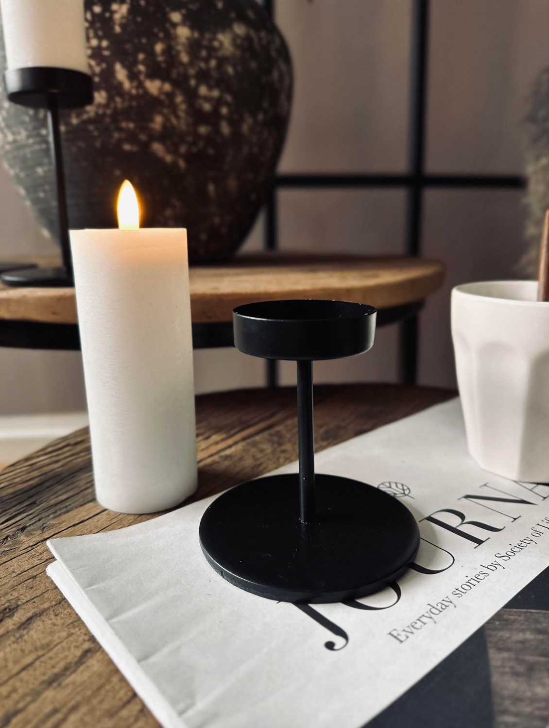Sett med lysestaker til bloklys – Black Liva