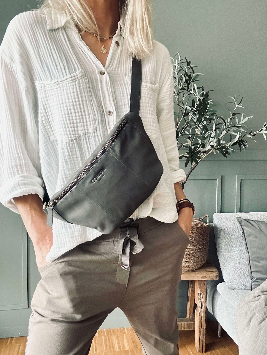 Belteveske Grey