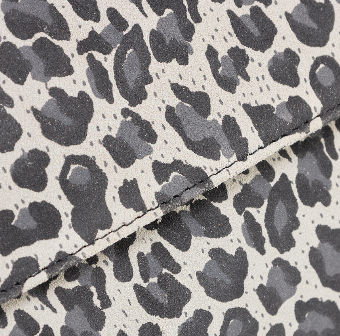 Clutch Grey leopard leather