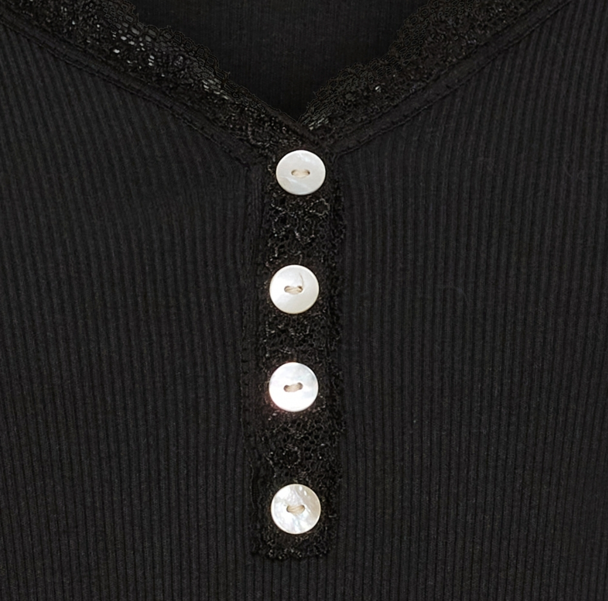 Bluse Masha m. Knapper - Svart