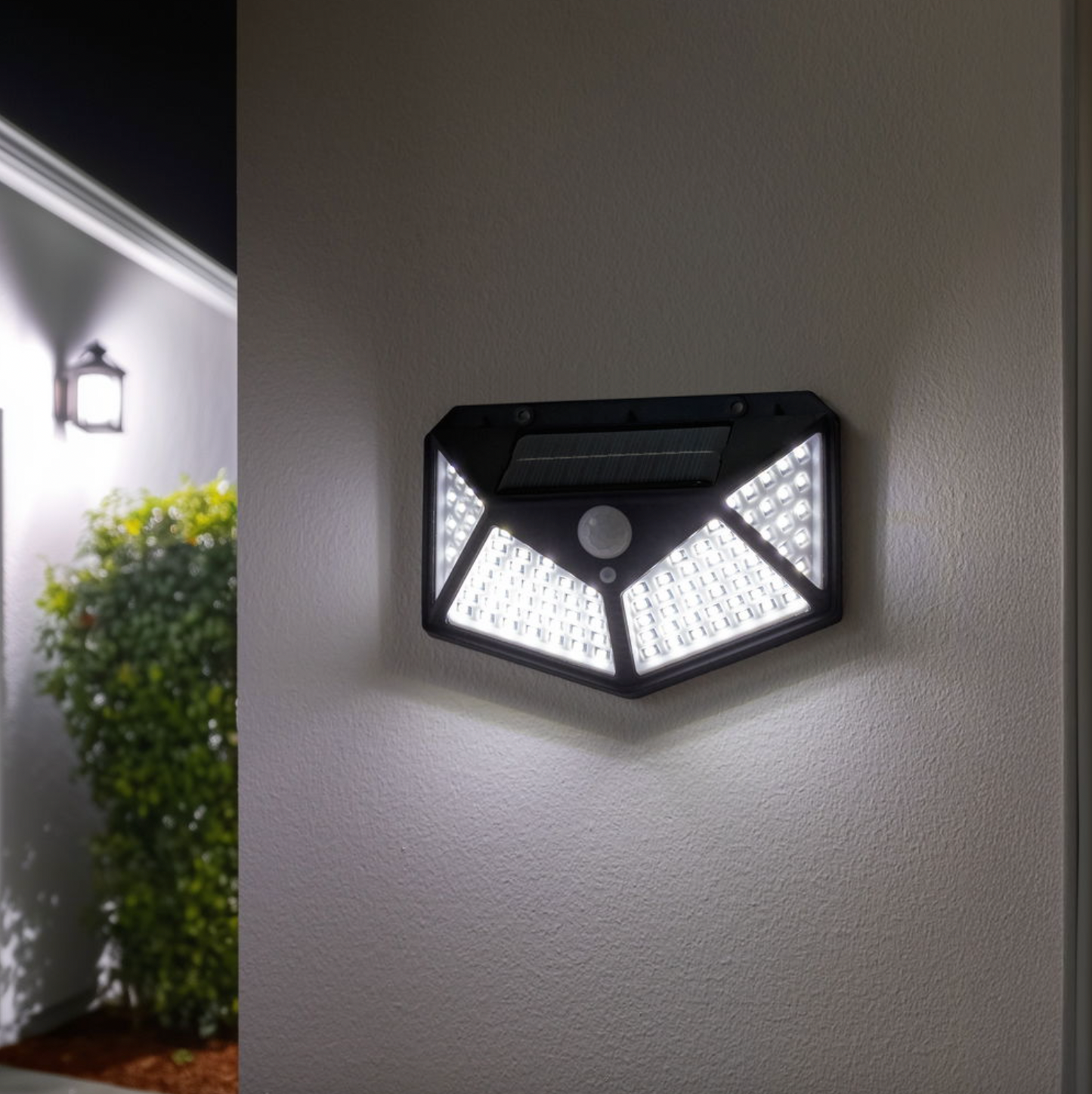 Vegglampe med solar og bevegelsessensor
