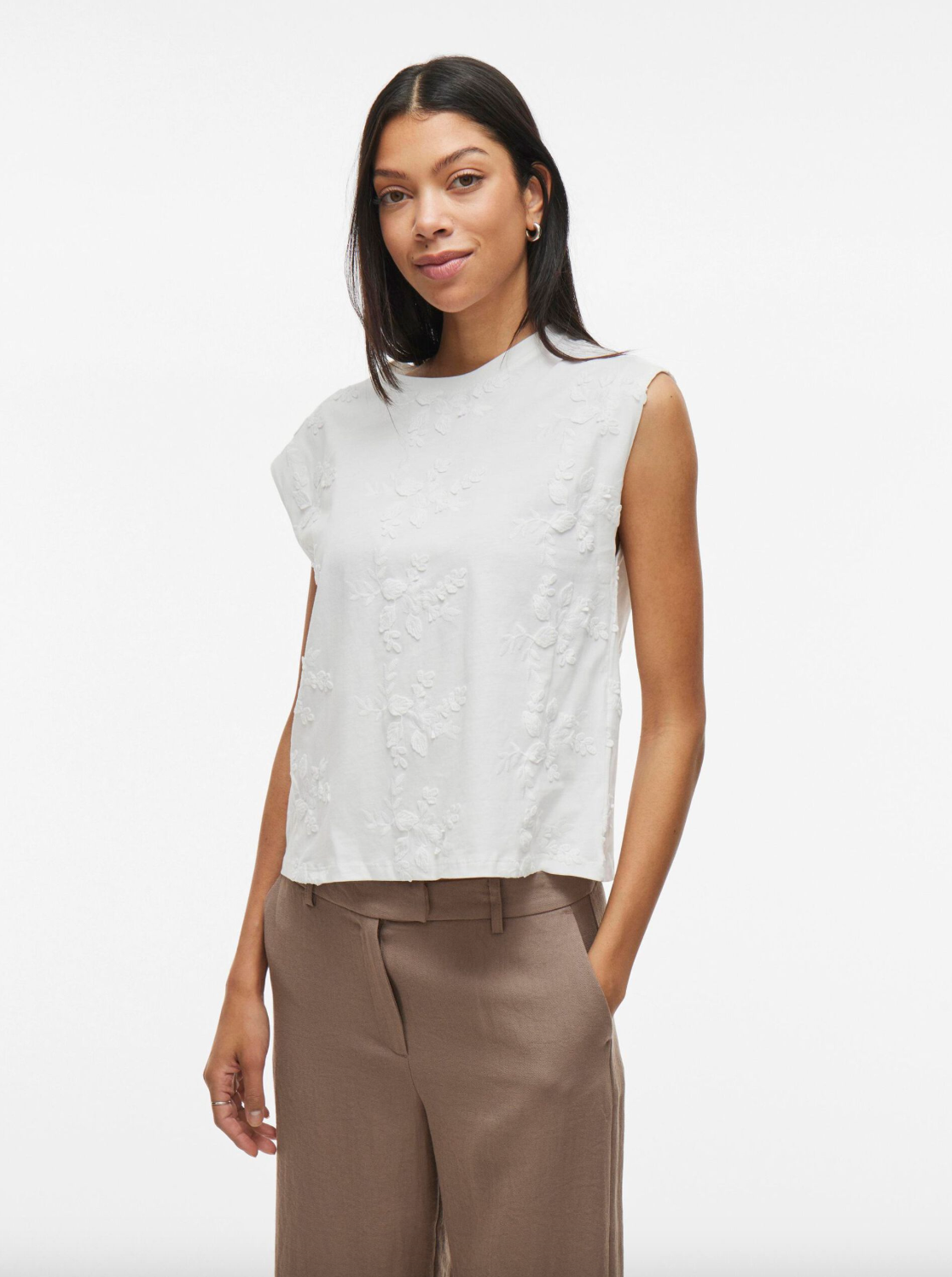 Bluse SASJA uten ermer med broderi