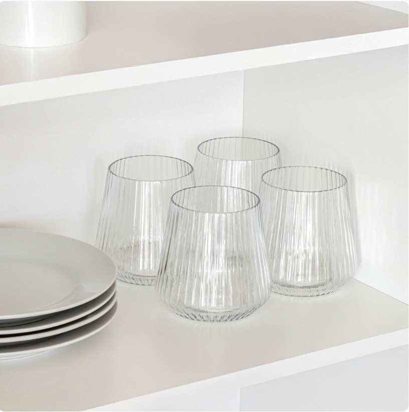 Stilrene plastglass til hverdag og fest - 4 stk