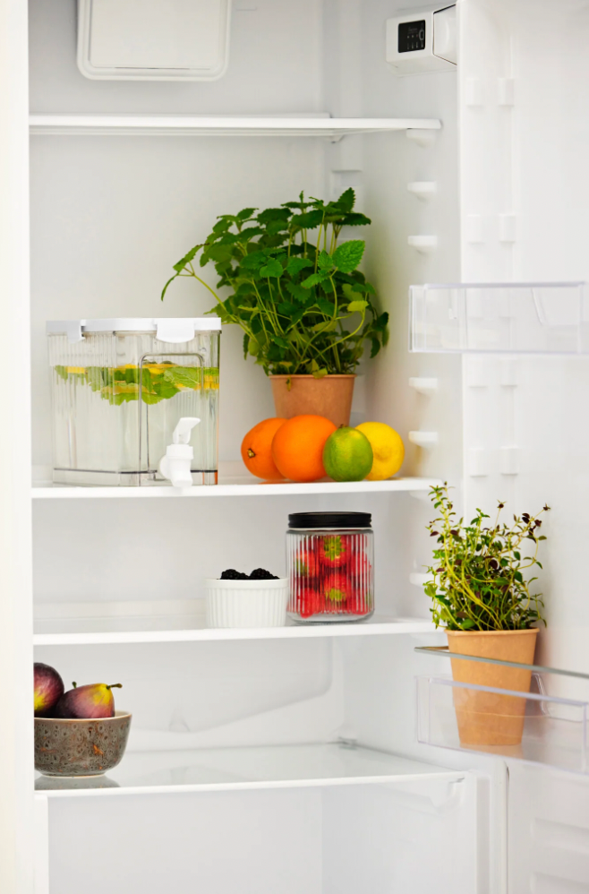 Dispenser med kran til kjøleskap