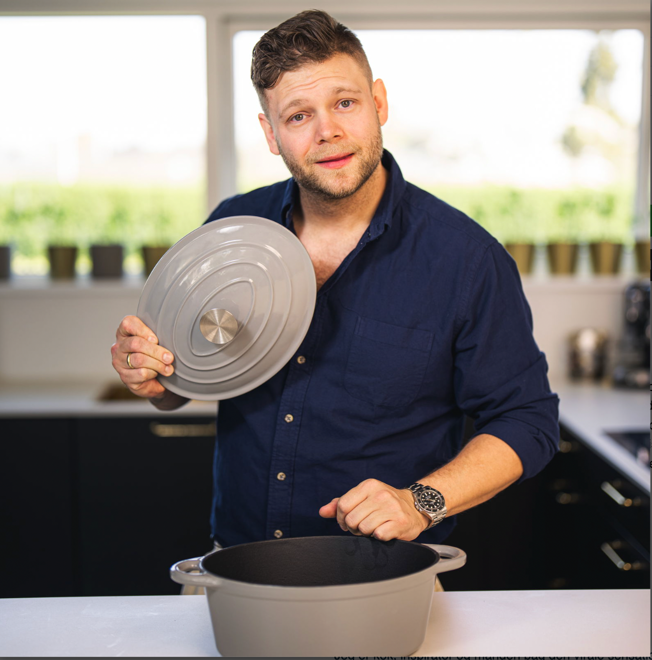 Emaljert støpejern oval gryte 30x22,5cm