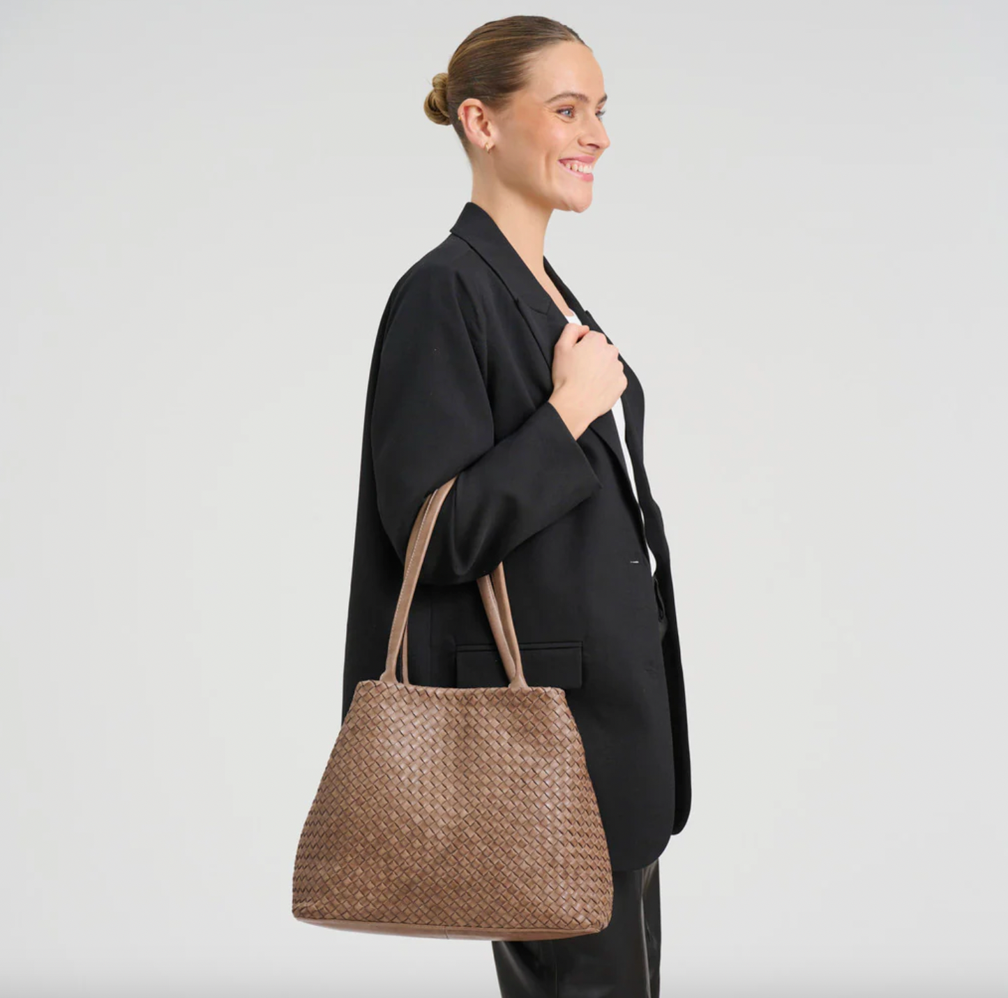 Shopper i flettet skinn - Dark taupe