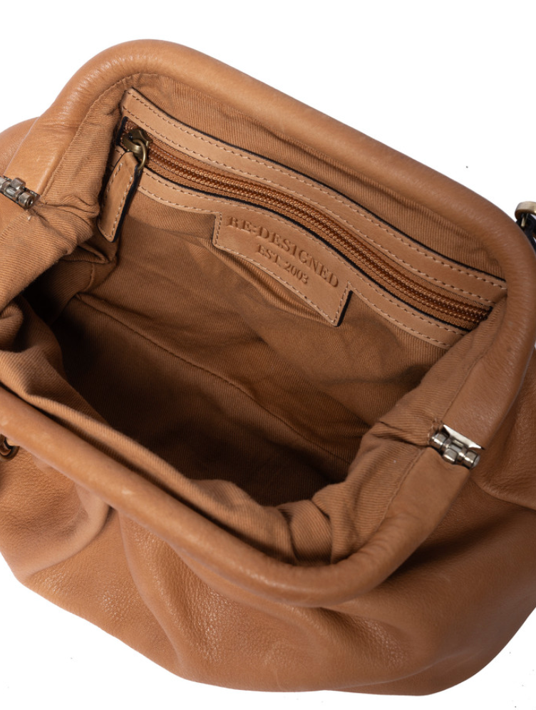 Clutch / skinnveske Noha big cognac