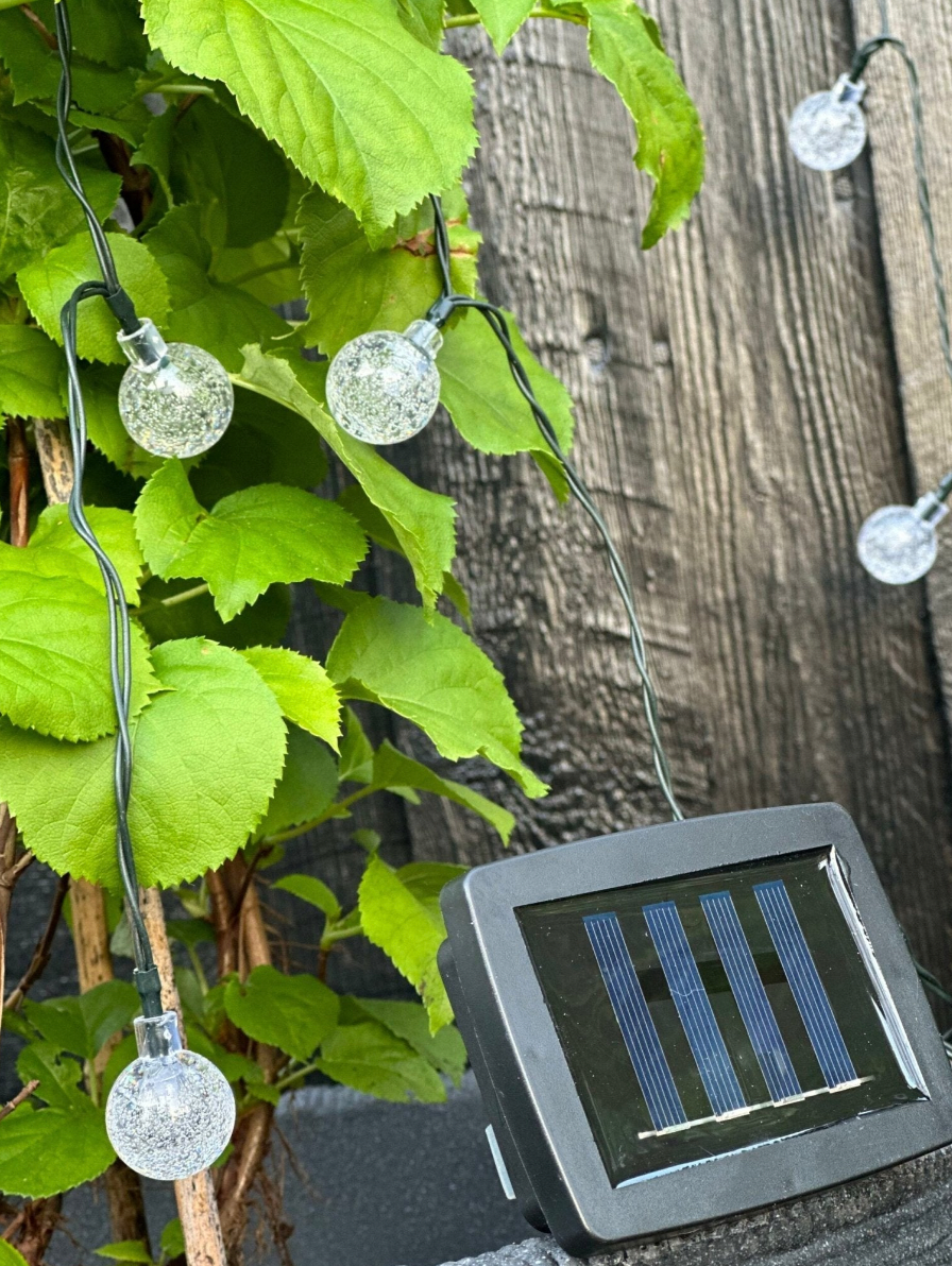 Lyslenke Bella med solceller - 50 LED