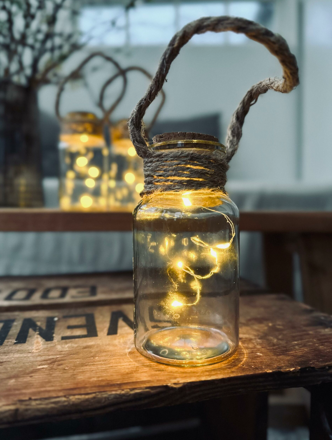 Mini lykt i glass med korkpropp og lyskjede