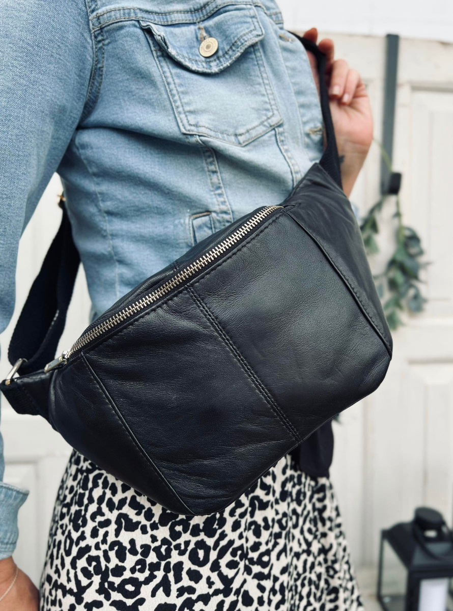 Bumbag JUNE black m. gunmetal