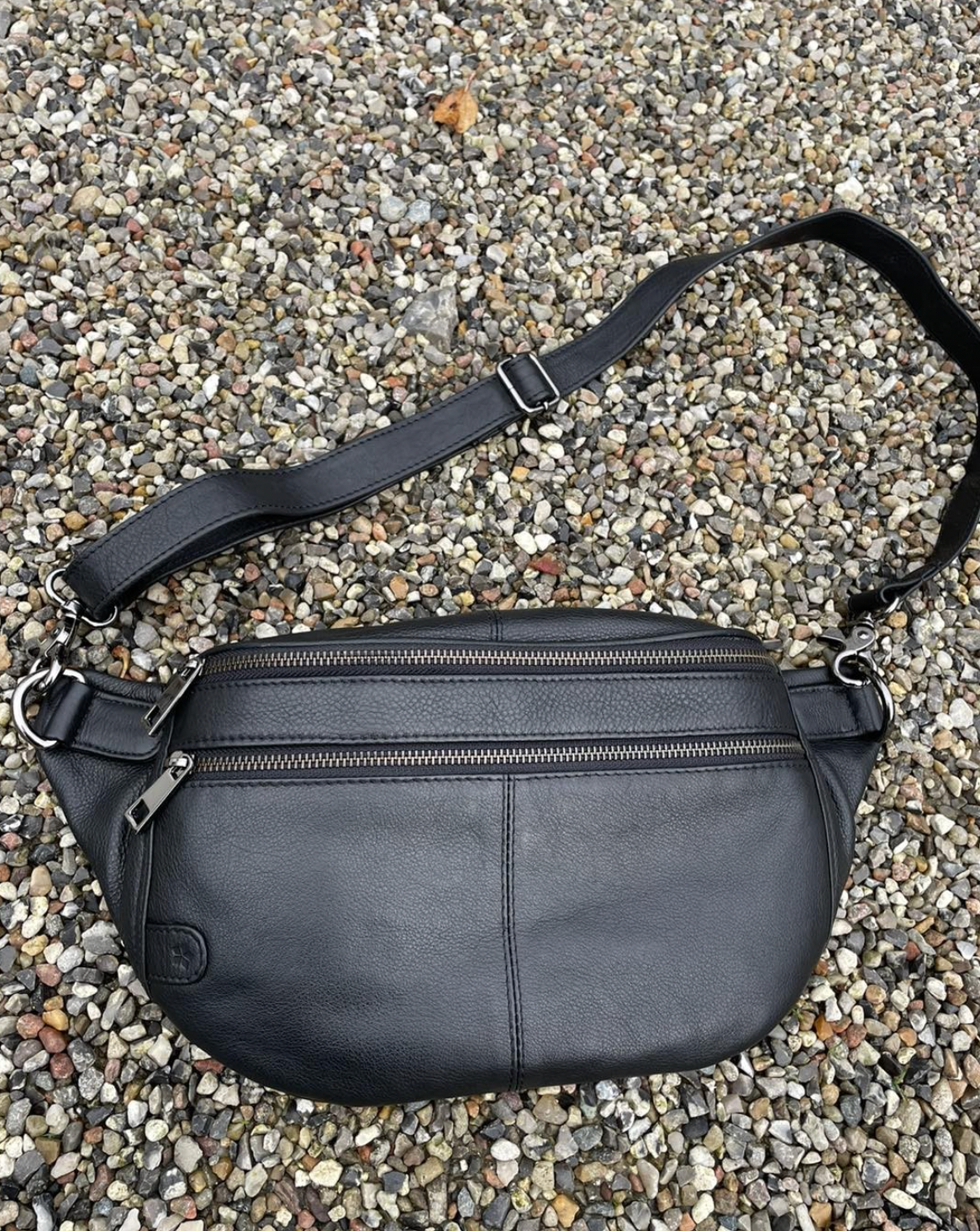 Bumbag Astrid - Svart / Gunmetal
