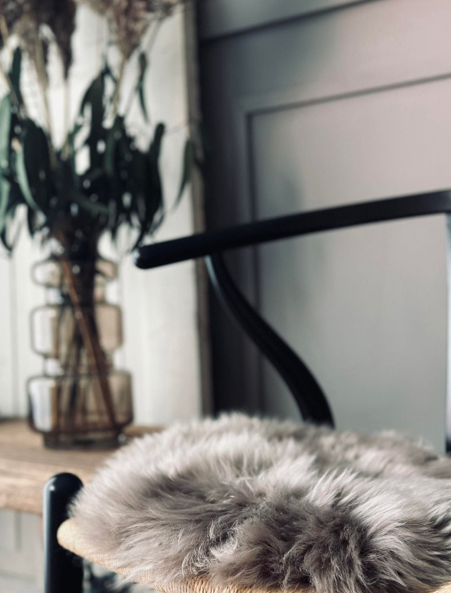 Sitteskinn av lammeskinn Ø 37 - Mocca