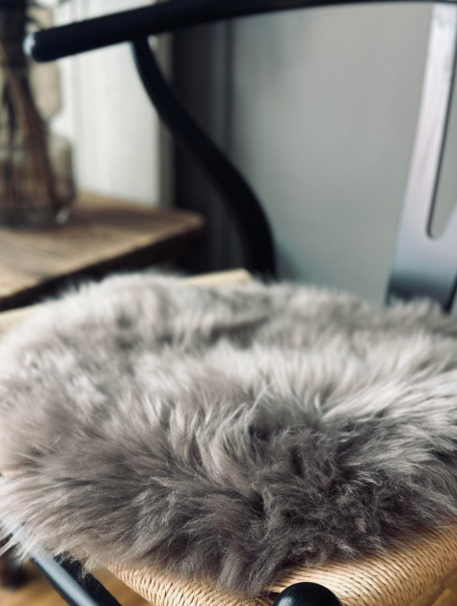 Sitteskinn av lammeskinn Ø 37 - Mocca