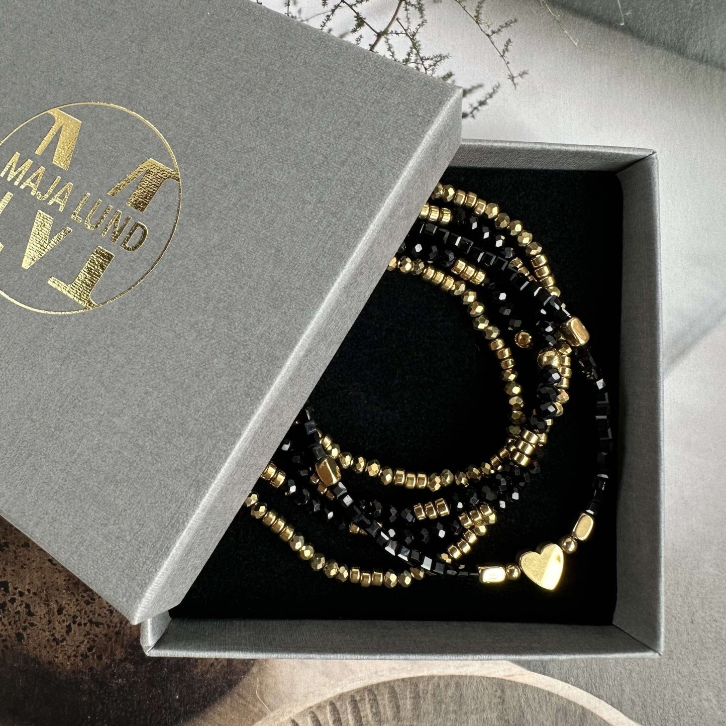 Armbånd Black MICHELLE hjerte – 5 armbånd - VIAMAJA.DK