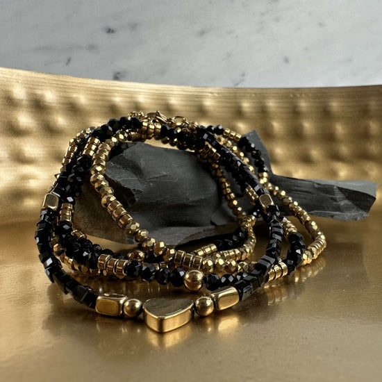 Armbånd Black MICHELLE hjerte – 5 armbånd - VIAMAJA.DK