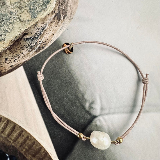 Armbånd Fresia m. Ferskvandsperle - VIAMAJA.DK
