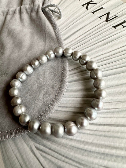 Armbånd Nadia m. 8mm ferskvandsperler – Grå - VIAMAJA.DK