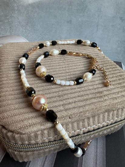 Armbånd Natur perlemix black - VIAMAJA.DK