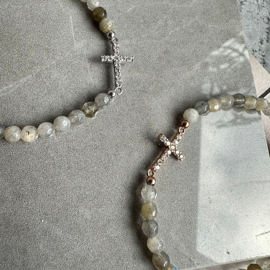 Armbånd Nikki labodorite - Sterling silver kors - VIAMAJA.DK