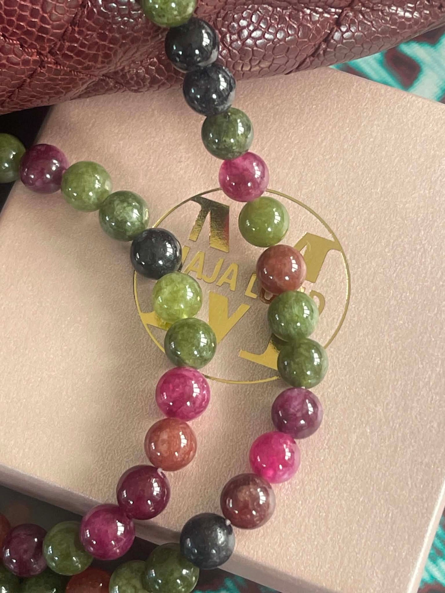 Halskjede Mary Emerald/Berry Mix