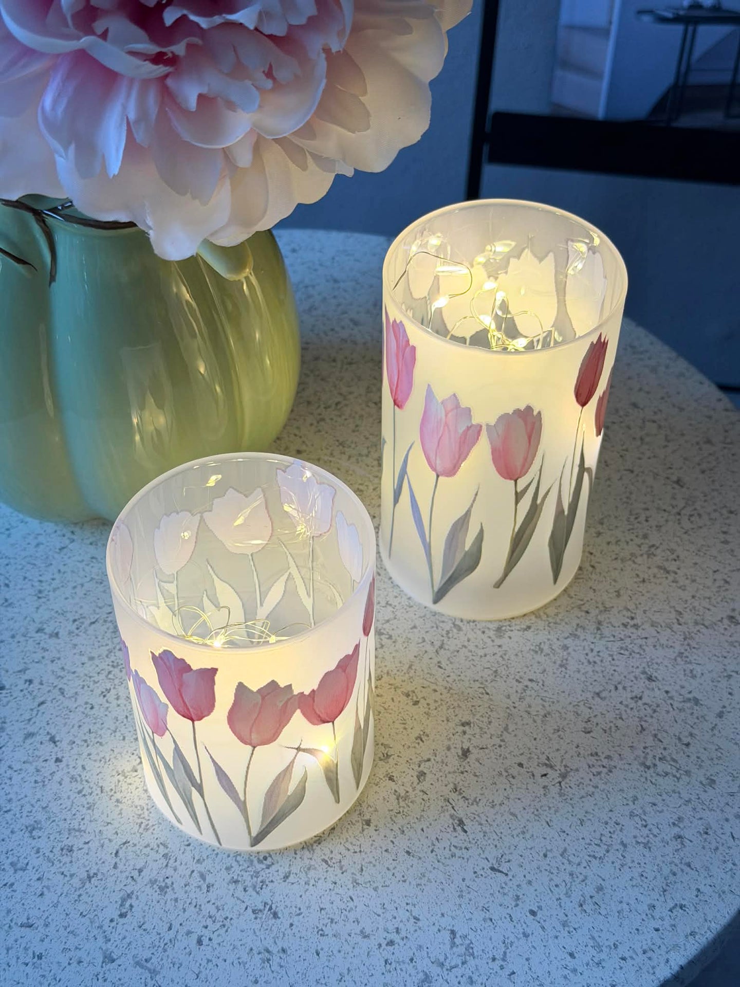Tulipan lysestaker med LED-lys - 2 stk.