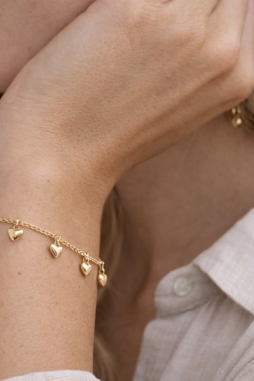 Armbånd med hjerter - forgylt
