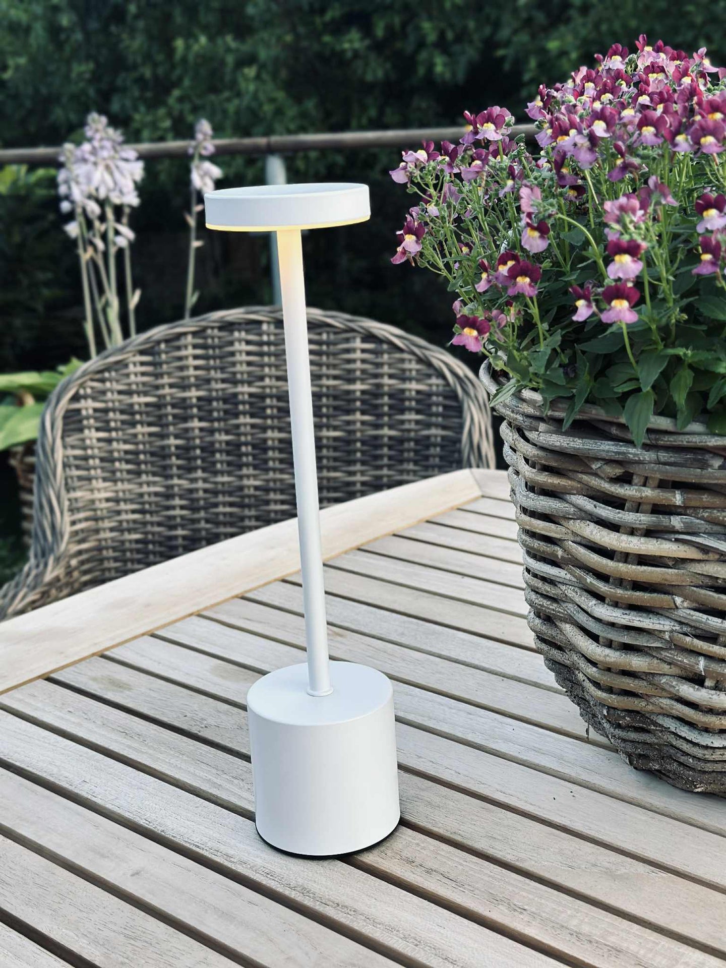 LED bordlampe KELLY Hvit - oppladbar