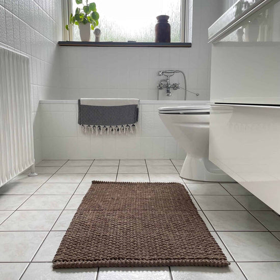 Bademåtte 50x80cm – Taupe - VIAMAJA.DK