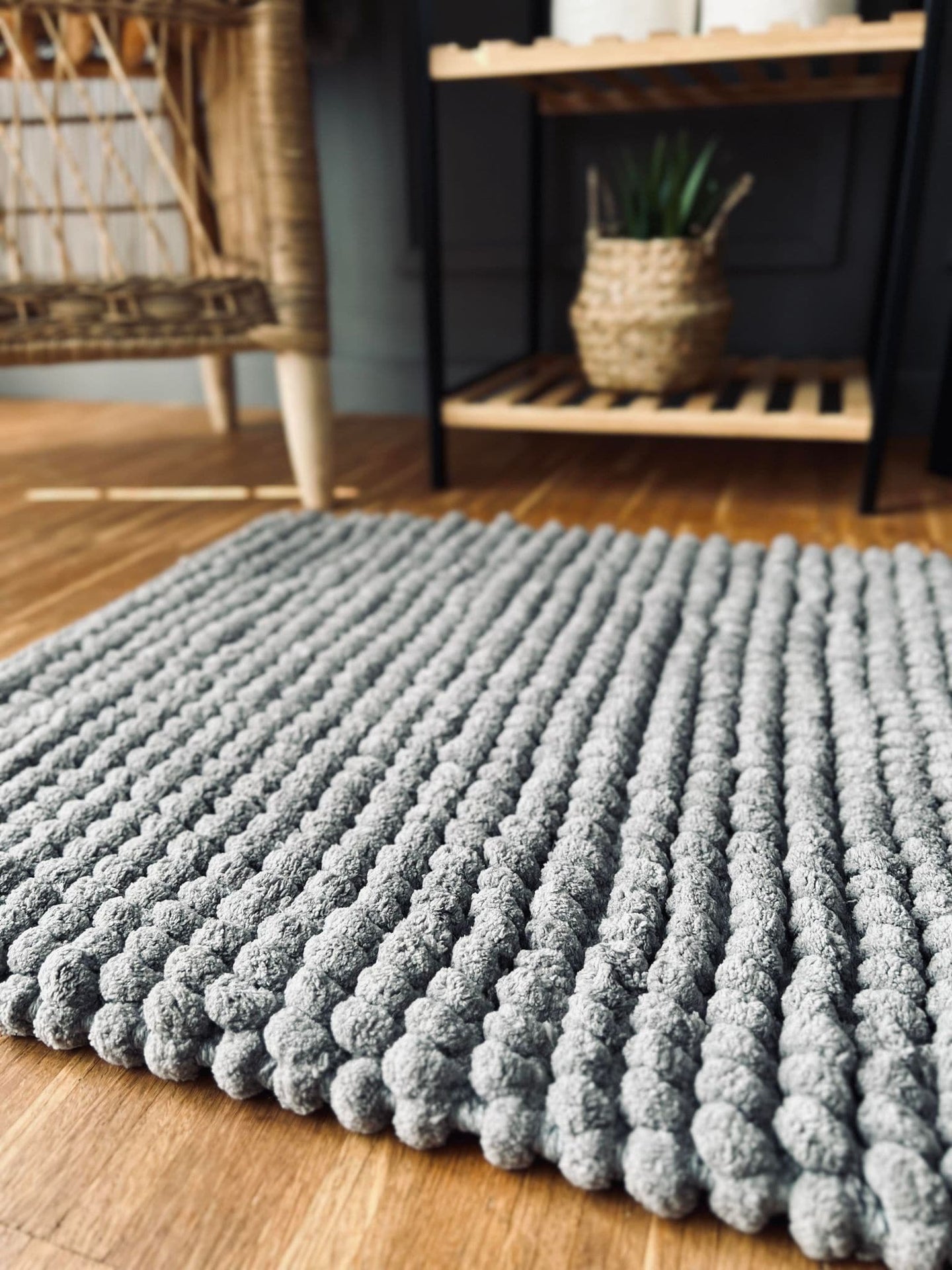 Bademåtte Grå DOTS 60x120cm - VIAMAJA.DK