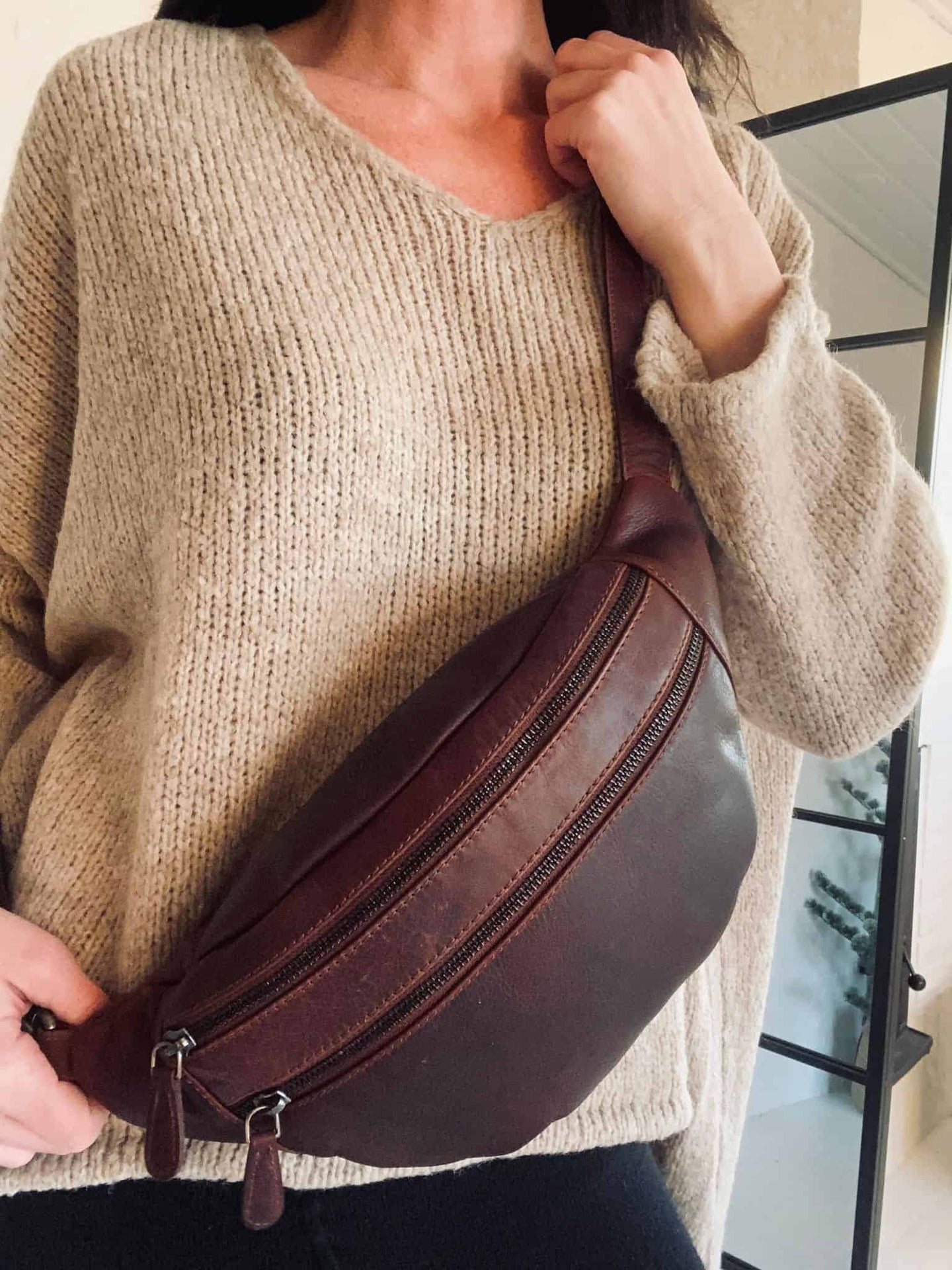 Bæltetaske LINA - Mørk brun skind - VIAMAJA.DK