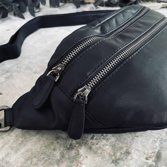 Bæltetaske LINA Sort - VIAMAJA.DK
