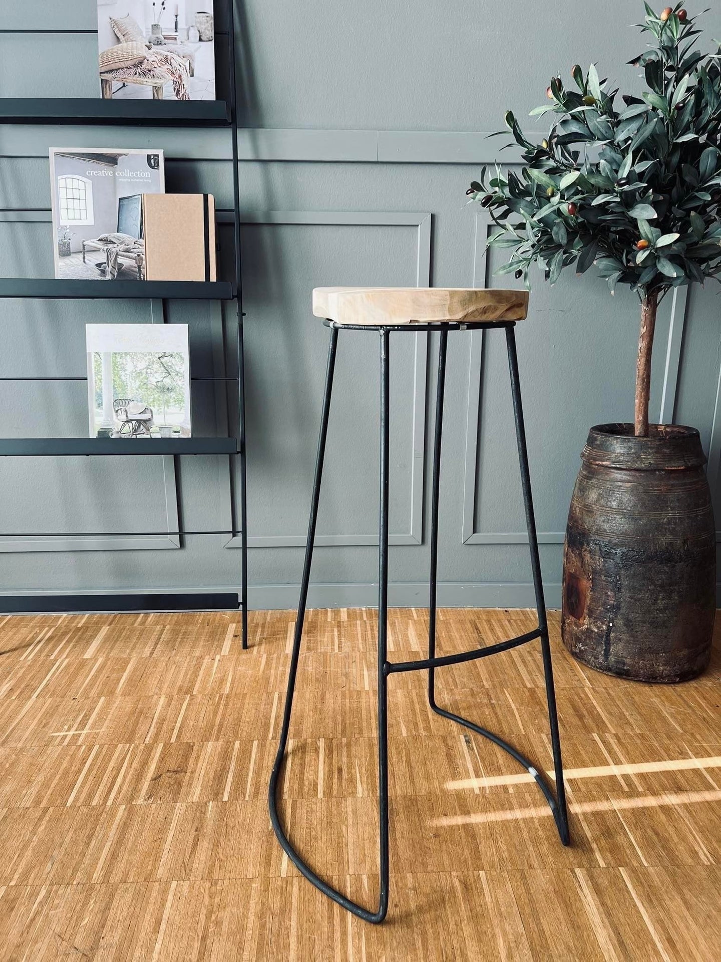 Barstol i teak og jern - H 79cm - VIAMAJA.DK