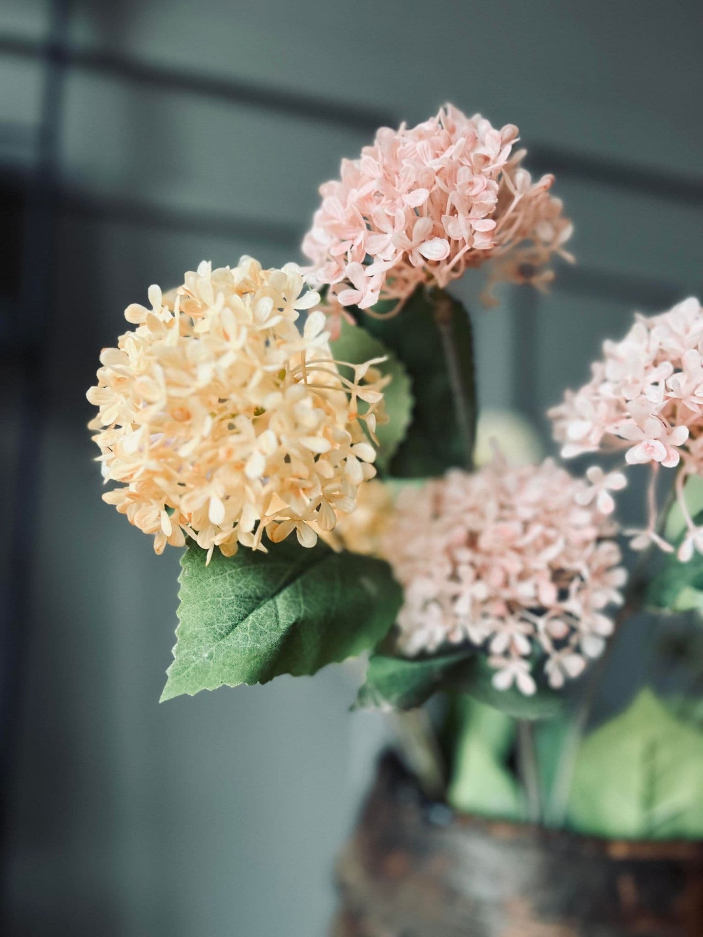 Blomst i duset farver 67cm - Mix farver - VIAMAJA.DK