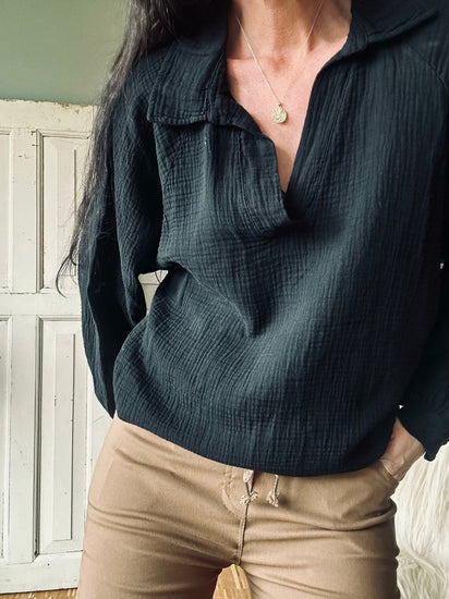 Bluse i vaflet bomuld – Stone black - VIAMAJA.DK