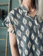 Bluse med flæsekant – Grey Nadia - VIAMAJA.DK
