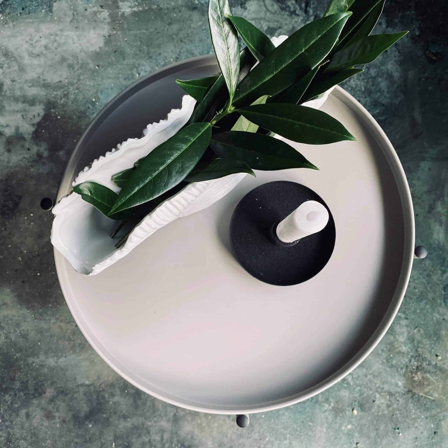 Bord i lysgrå metal - VIAMAJA.DK