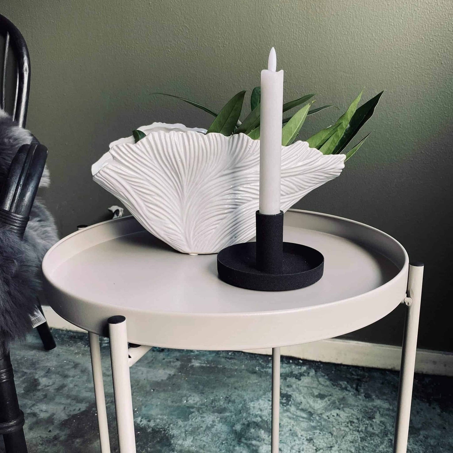 Bord i lysgrå metal - VIAMAJA.DK