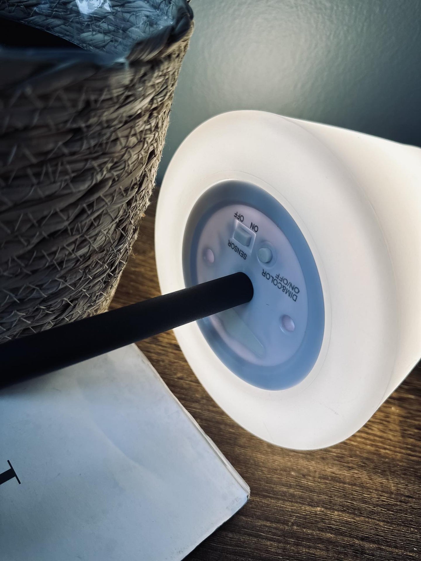 Bordlampe med solceller og genopladelig funktion - VIAMAJA.DK