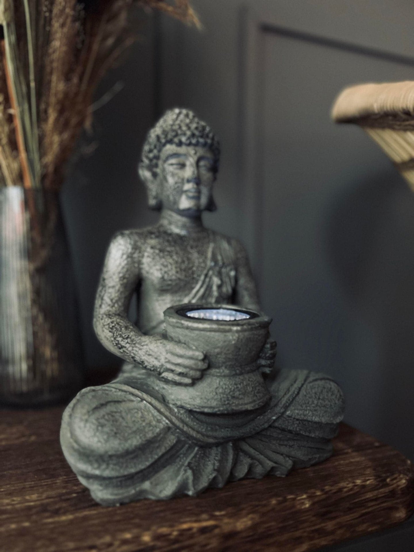 Buddha med solceller - VIAMAJA.DK