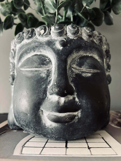 Buddha potte - Grå cement - VIAMAJA.DK
