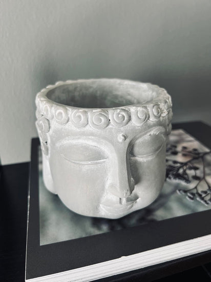 Buddha urtepotte - Lille Lys grå - VIAMAJA.DK