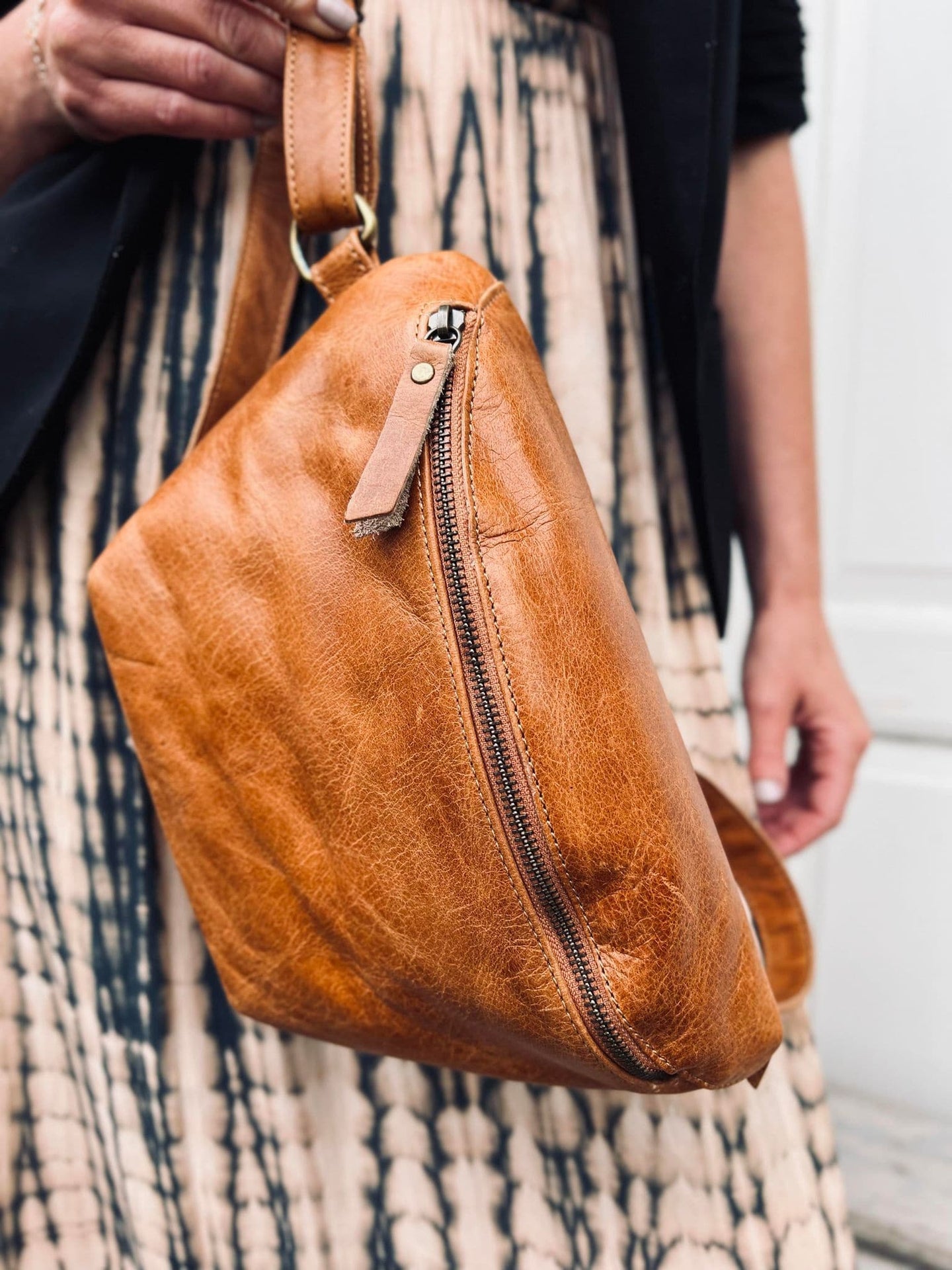 Bumbag BELLA i Cognac bøffellæder - VIAMAJA.DK