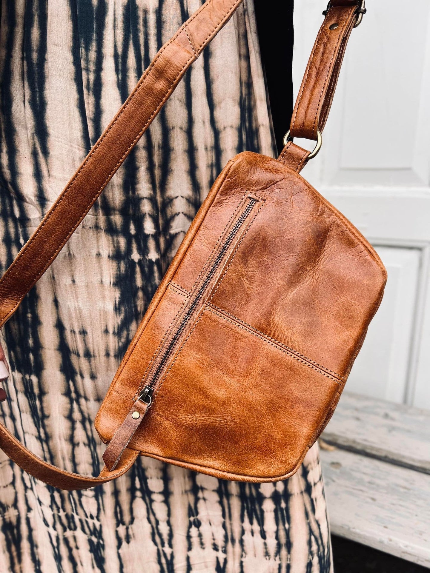 Bumbag BELLA i Cognac bøffellæder - VIAMAJA.DK