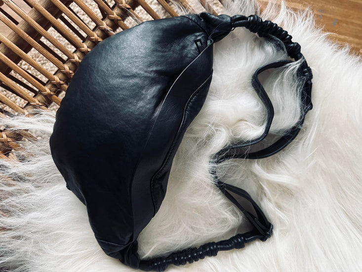 Bumbag - Black Robe - VIAMAJA.DK